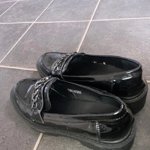 Black loafers - Picture 1 of 3